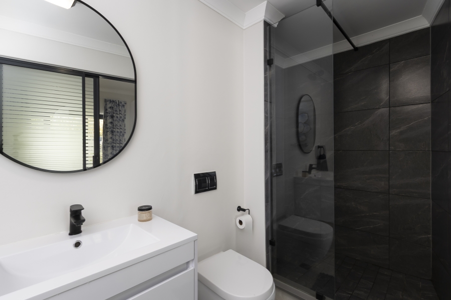 To Let 3 Bedroom Property for Rent in Paardevlei Western Cape